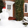 snowman-outside-house-100×100